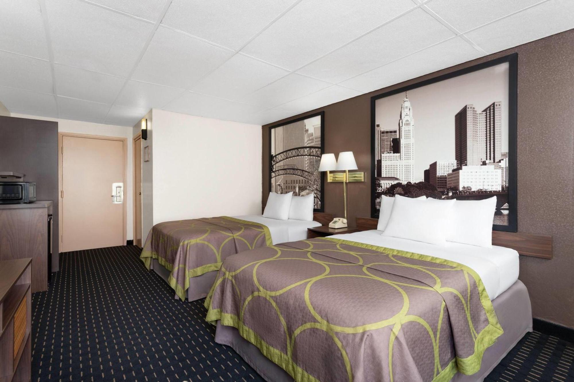 Super 8 By Wyndham Columbus Hotel Exterior foto